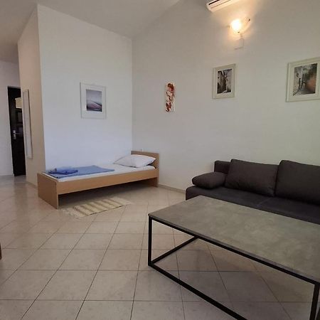Apartman Karin Donji Karin Extérieur photo