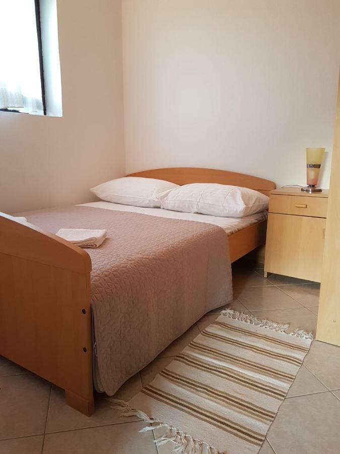 Apartman Karin Donji Karin Extérieur photo